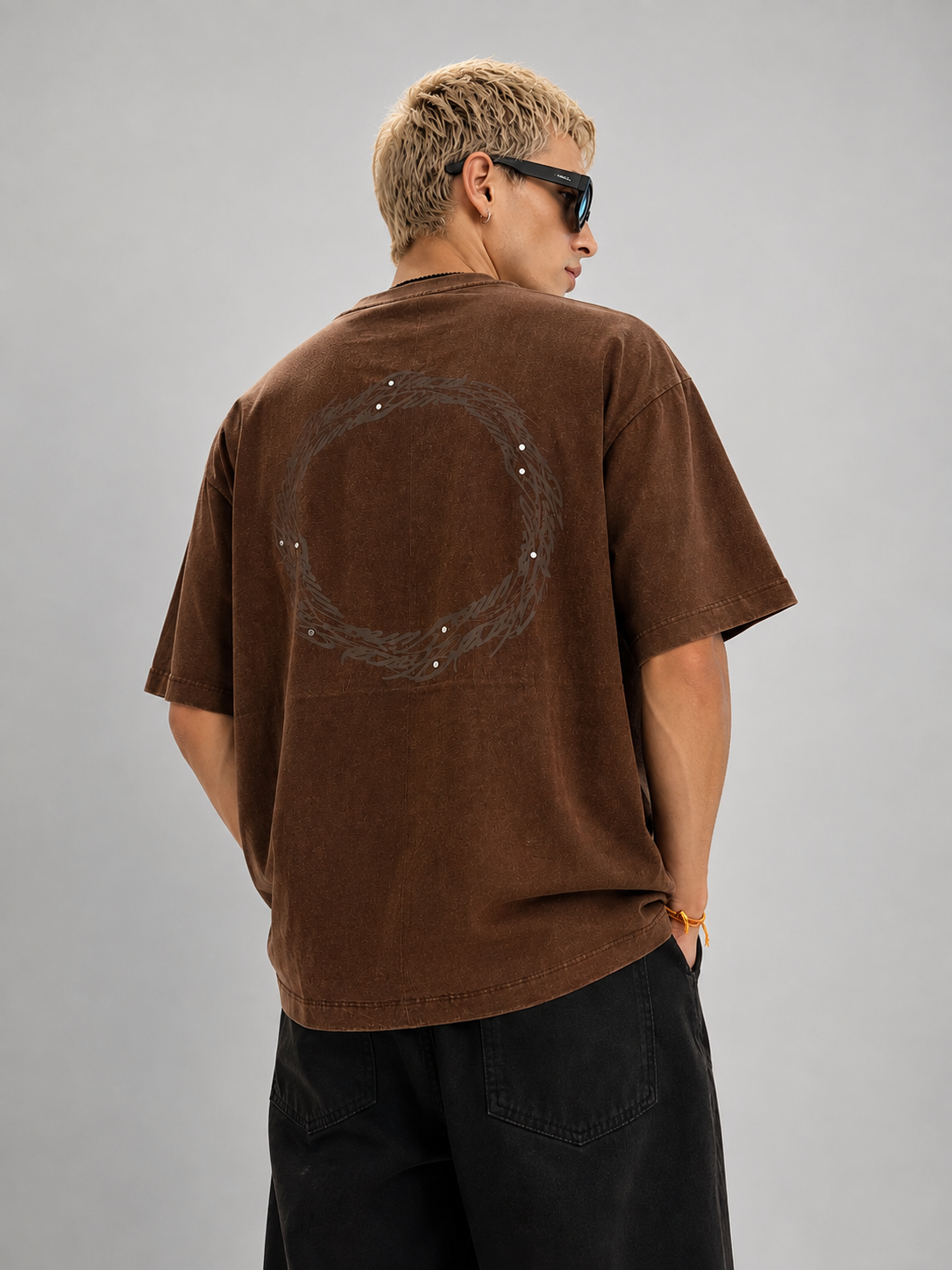 Thorn Circle Wreath T-Shirt – Brown Washed Cotton Tee